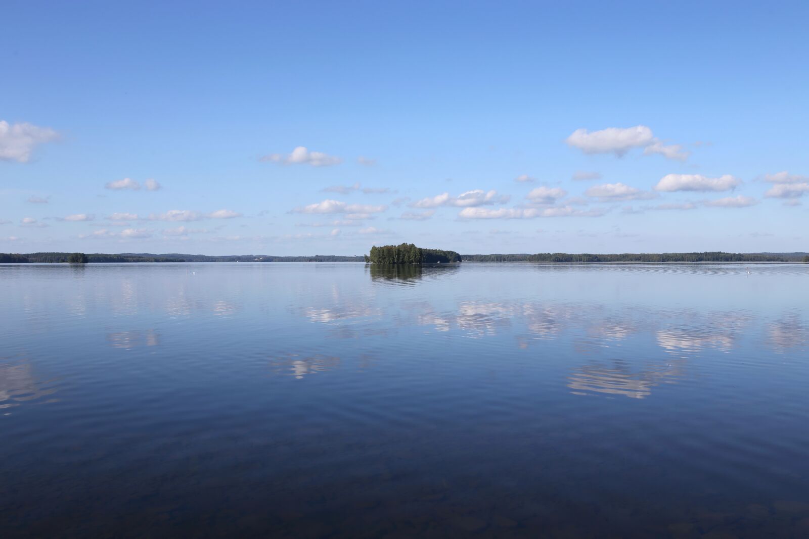 Canon EOS 6D + Canon EF 24-70mm F2.8L USM sample photo. Water, lake, calm photography