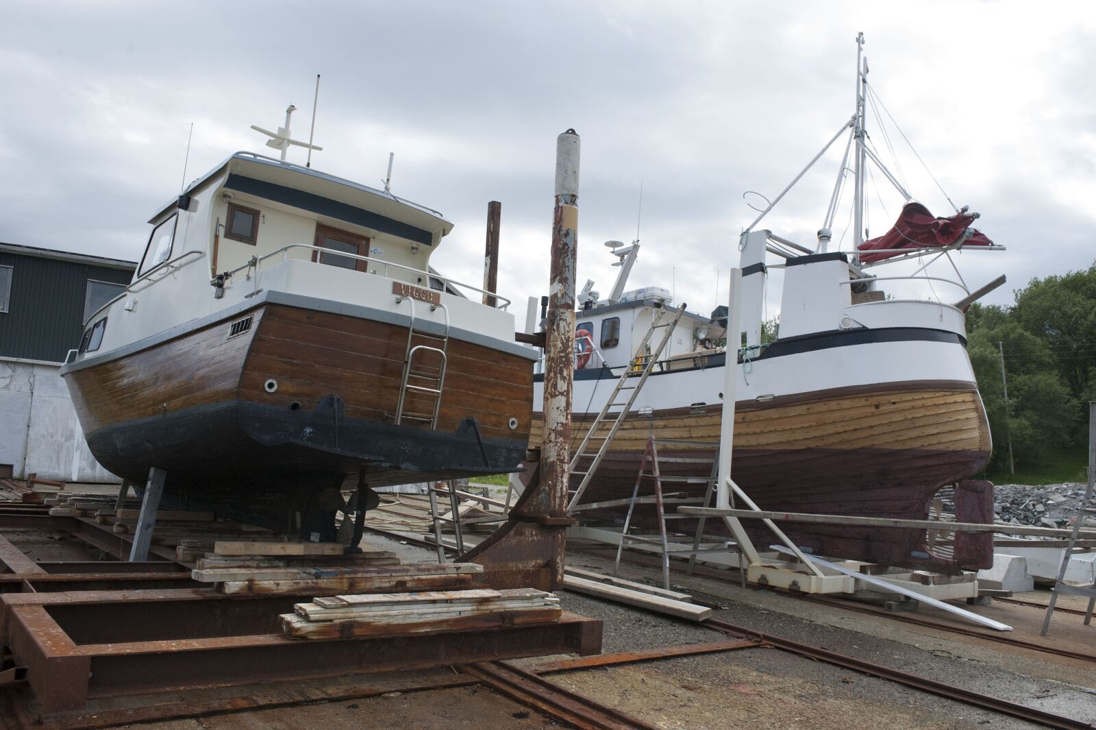 Nikon D3 sample photo. Release, boats, yard photography
