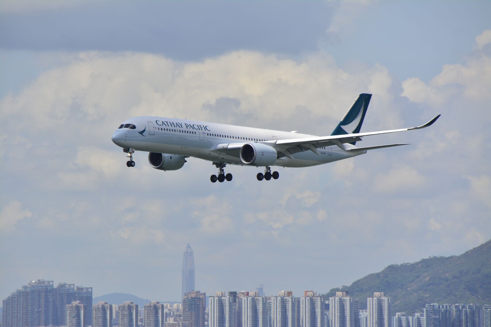 Nikon D5200 sample photo. Hongkong, airport, plane photography