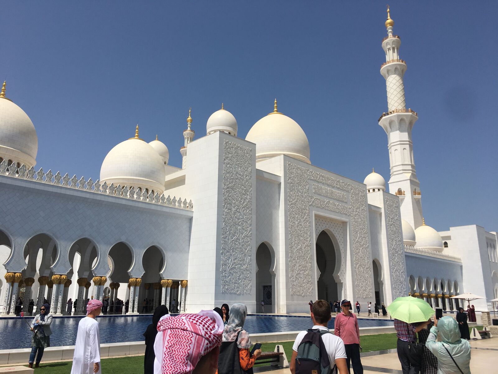 iPhone 6s Plus back camera 4.15mm f/2.2 sample photo. Islamic, temple, abu dhabi photography