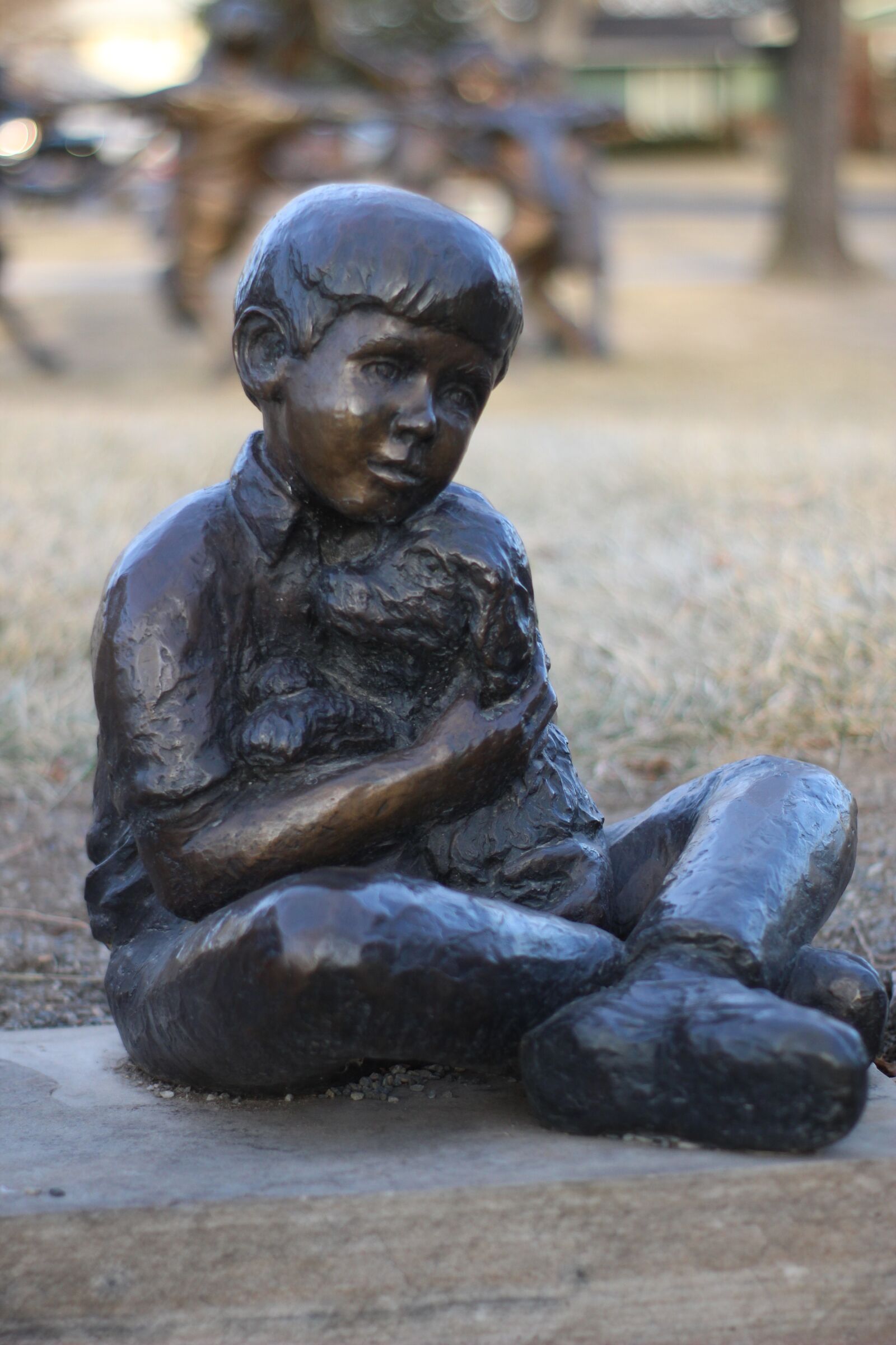 Canon EOS 1300D (EOS Rebel T6 / EOS Kiss X80) sample photo. Statue, child, bronze photography