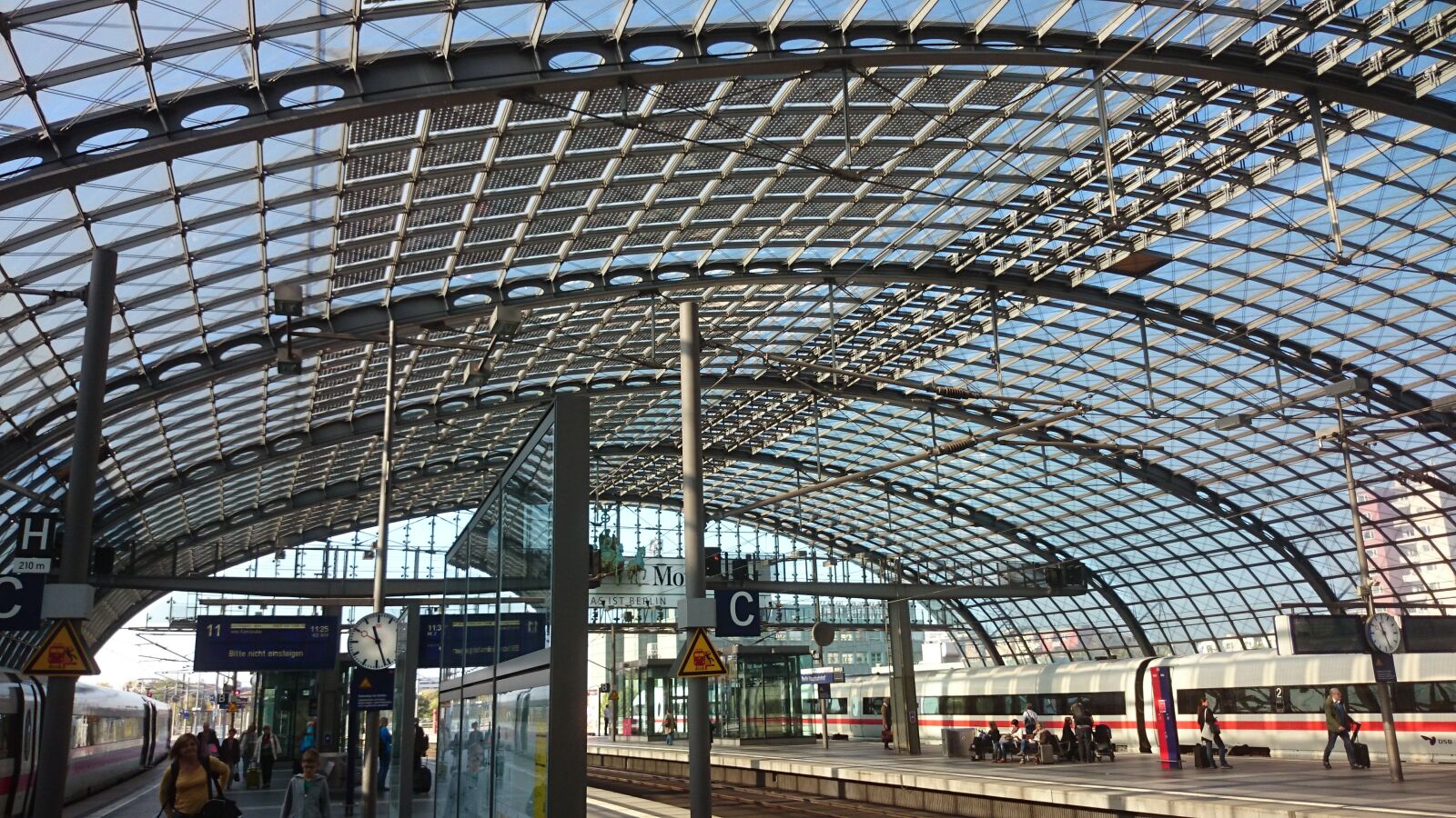 Sony Xperia Z1 Compact sample photo. Glass roof, railway station photography