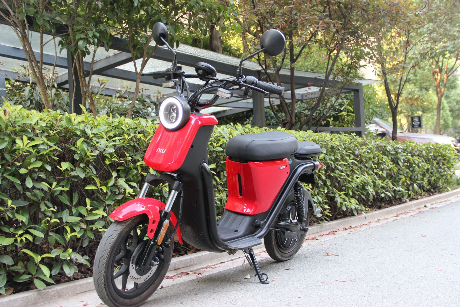 Canon EOS 600D (Rebel EOS T3i / EOS Kiss X5) sample photo. Wheels, motorcycle, transport system photography
