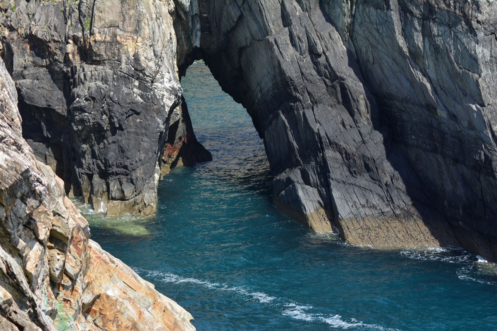 Nikon D5200 sample photo. Breakthrough, cliff, cliffs photography