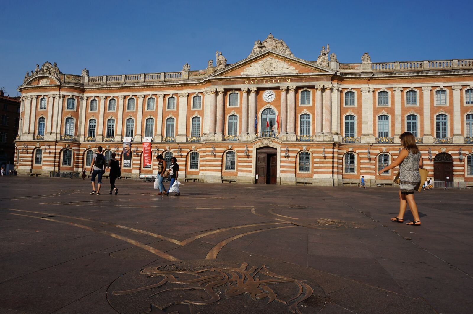Sony Alpha NEX-6 sample photo. Toulouse, place, parliament photography