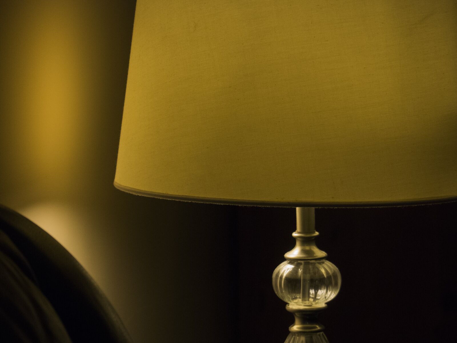 Olympus OM-D E-M5 II sample photo. Lamp, light, lighting photography