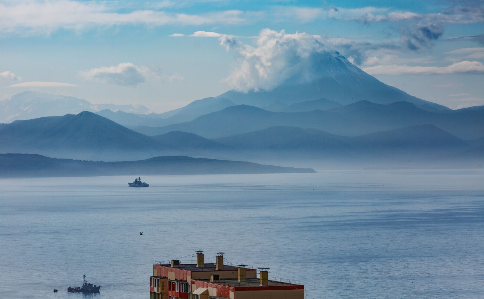 Canon EF 70-200mm F2.8L IS USM sample photo. Kamchatka, bay, mountains photography