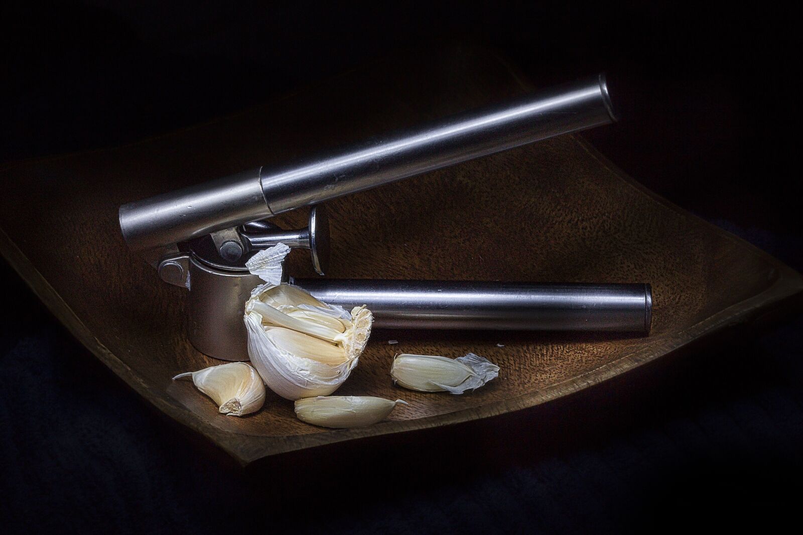 Canon EOS 700D (EOS Rebel T5i / EOS Kiss X7i) sample photo. Garlic, still life, vegetable photography