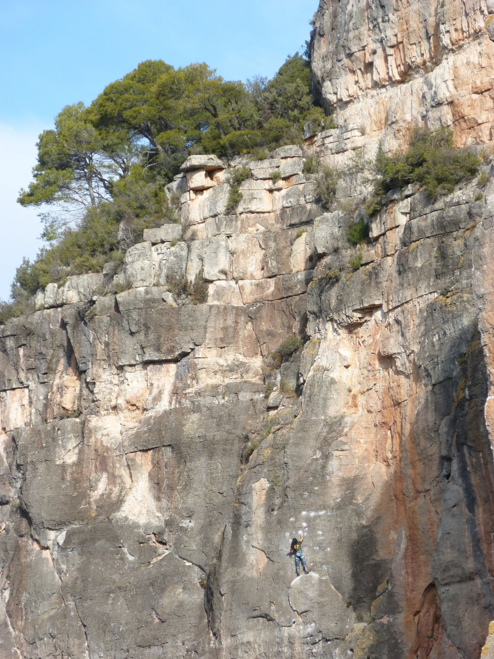 Panasonic DMC-FZ62 sample photo. Escalation, climber, rocks photography