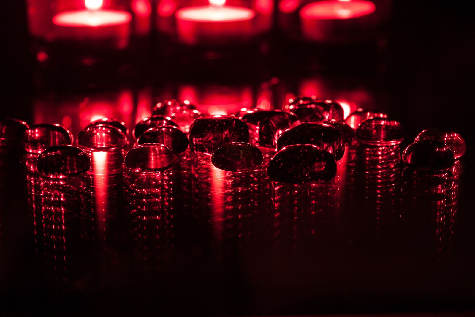 Canon EF-S 17-85mm F4-5.6 IS USM sample photo. Glass beads, mirroring, candles photography