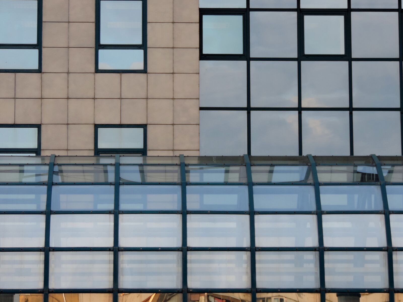 Nikon Coolpix P520 sample photo. Futuristic, geometric, modern, building photography