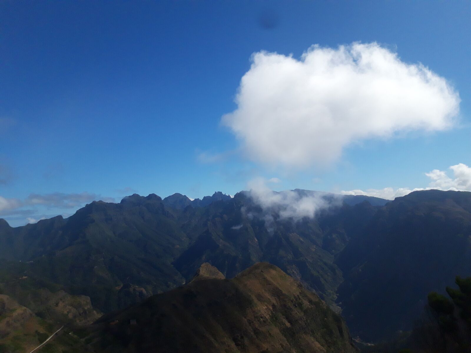 Samsung Galaxy A6 sample photo. Mountains, panorama, cloud photography