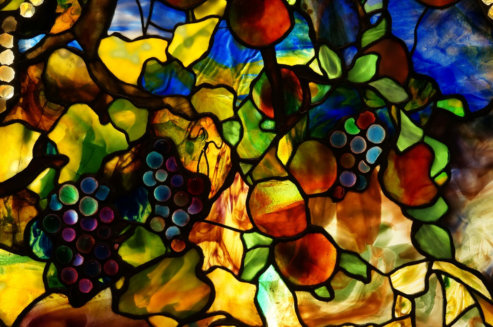 Sony Alpha NEX-6 + Sigma 30mm F2.8 EX DN sample photo. Tiffany, stained glass, autumn photography