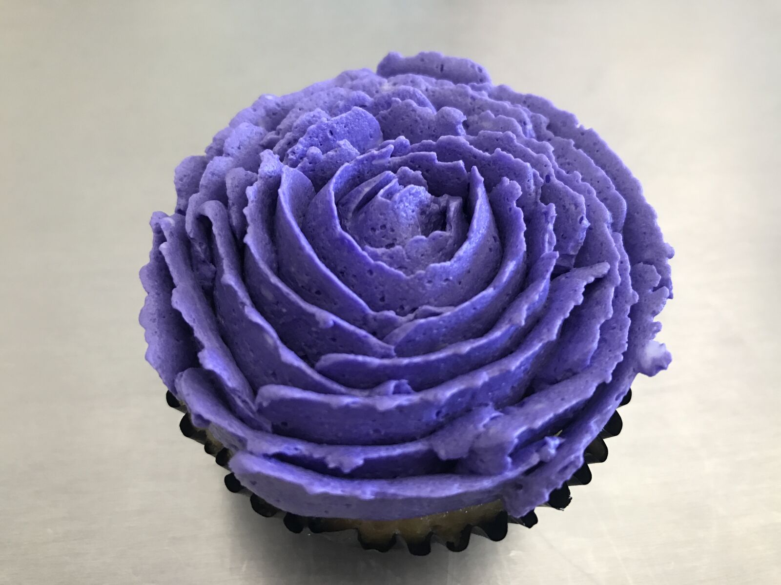 Apple iPhone 7 sample photo. Cake, cupcake, flower photography