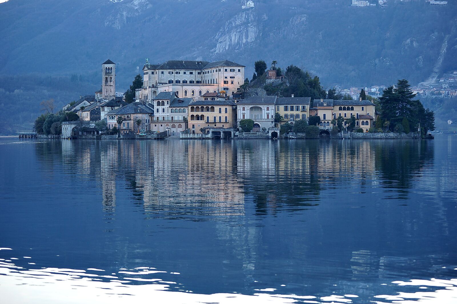 Nikon D700 sample photo. Italy, island, lake photography