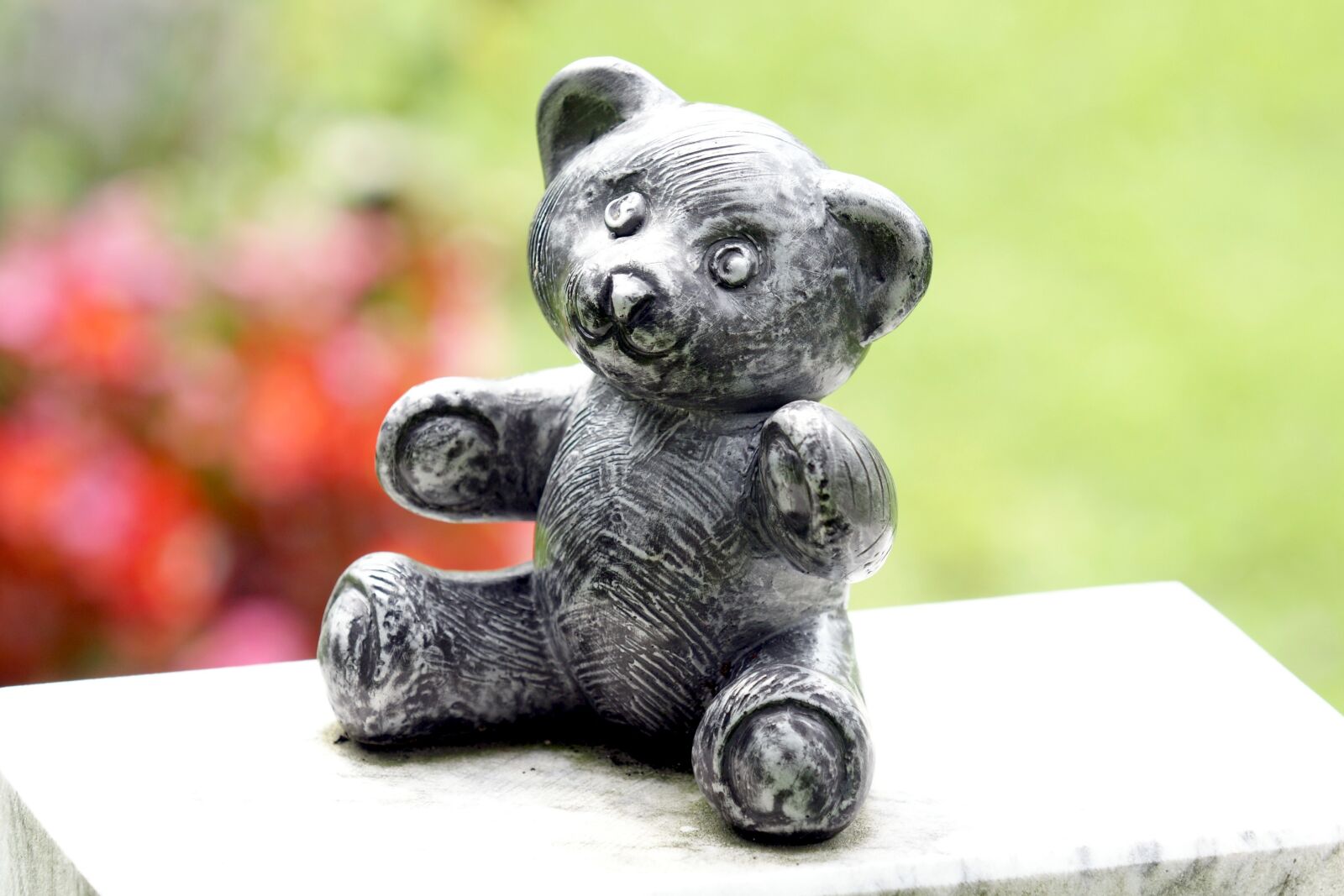 Sony Alpha DSLR-A700 sample photo. Bear, art, figure photography