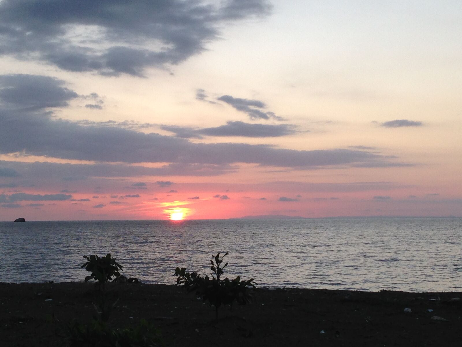 Apple iPhone 5 sample photo. Sunset, beach, sea photography