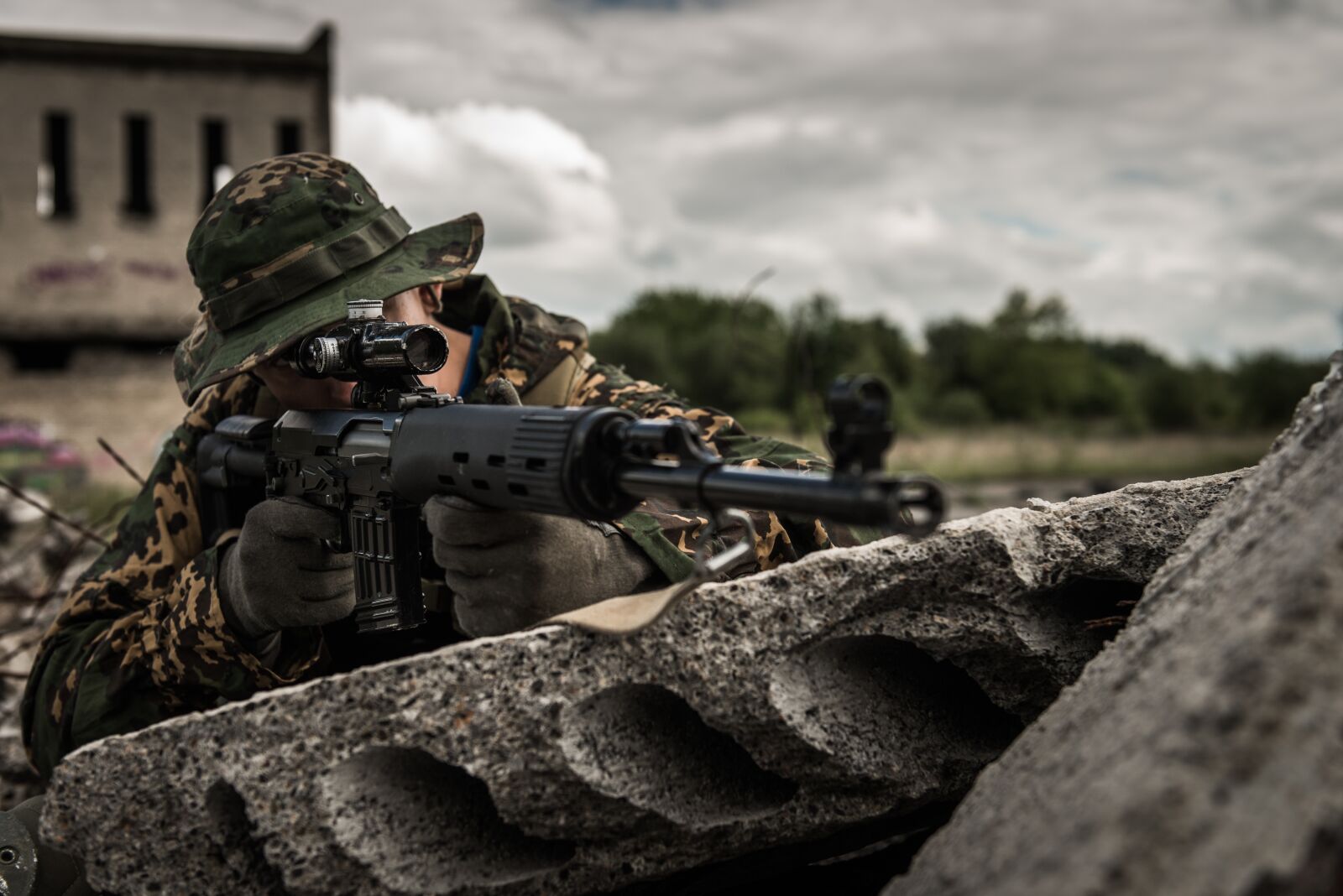 Nikon D800 sample photo. Soldier, the war, the photography