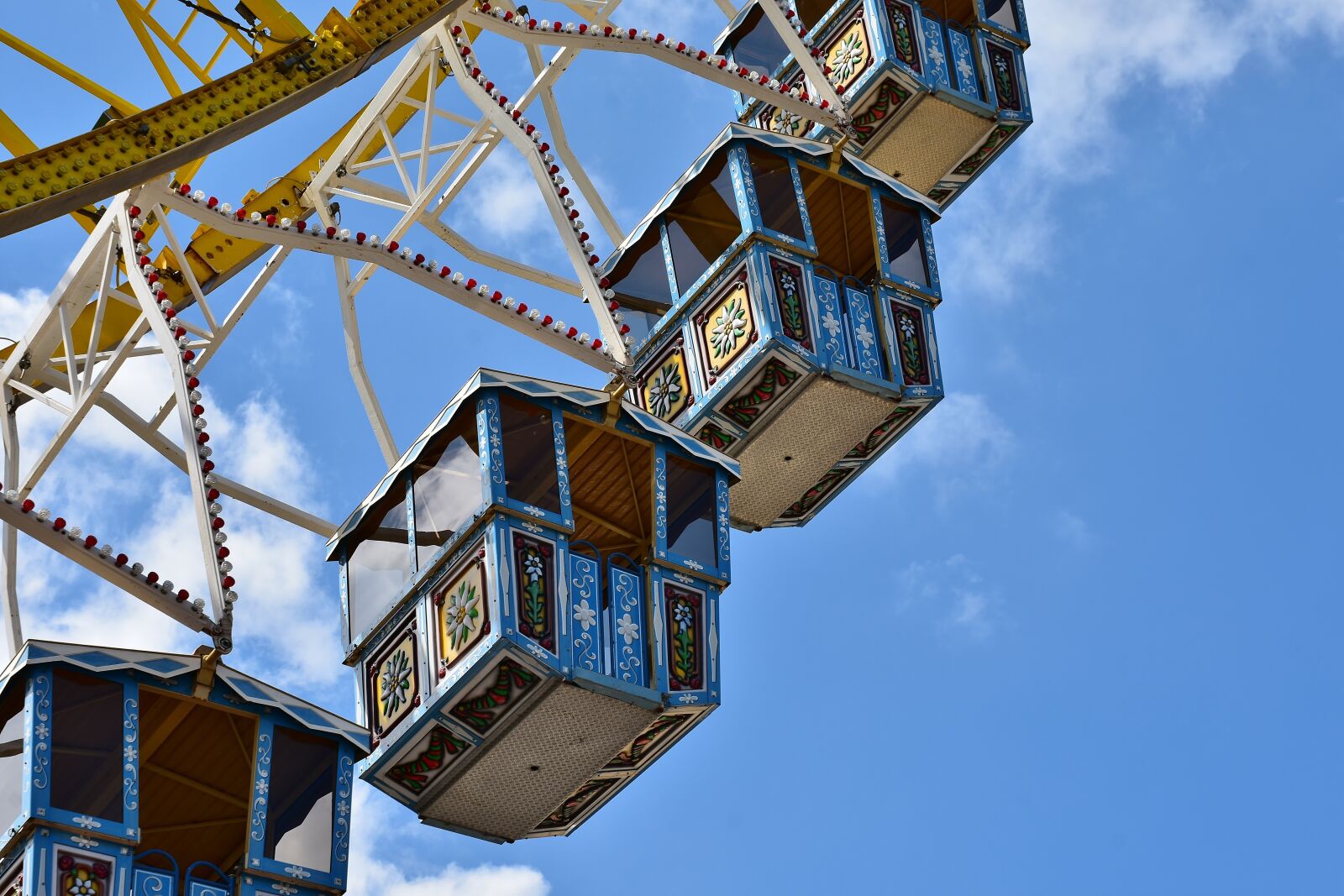 Nikon D7200 sample photo. Ferris wheel, gondolas, ride photography