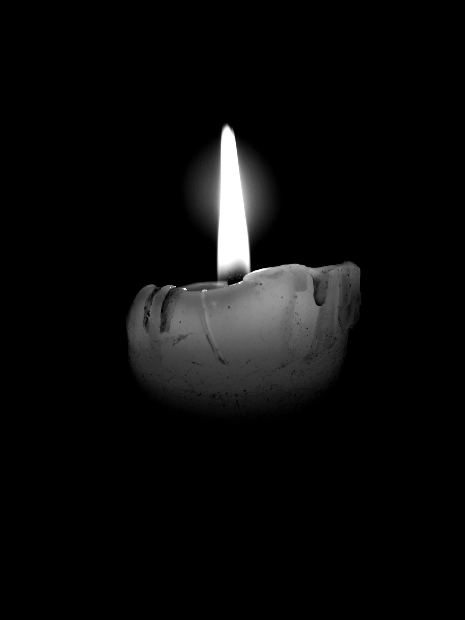 HUAWEI P20 lite sample photo. Candle, flame, black background photography