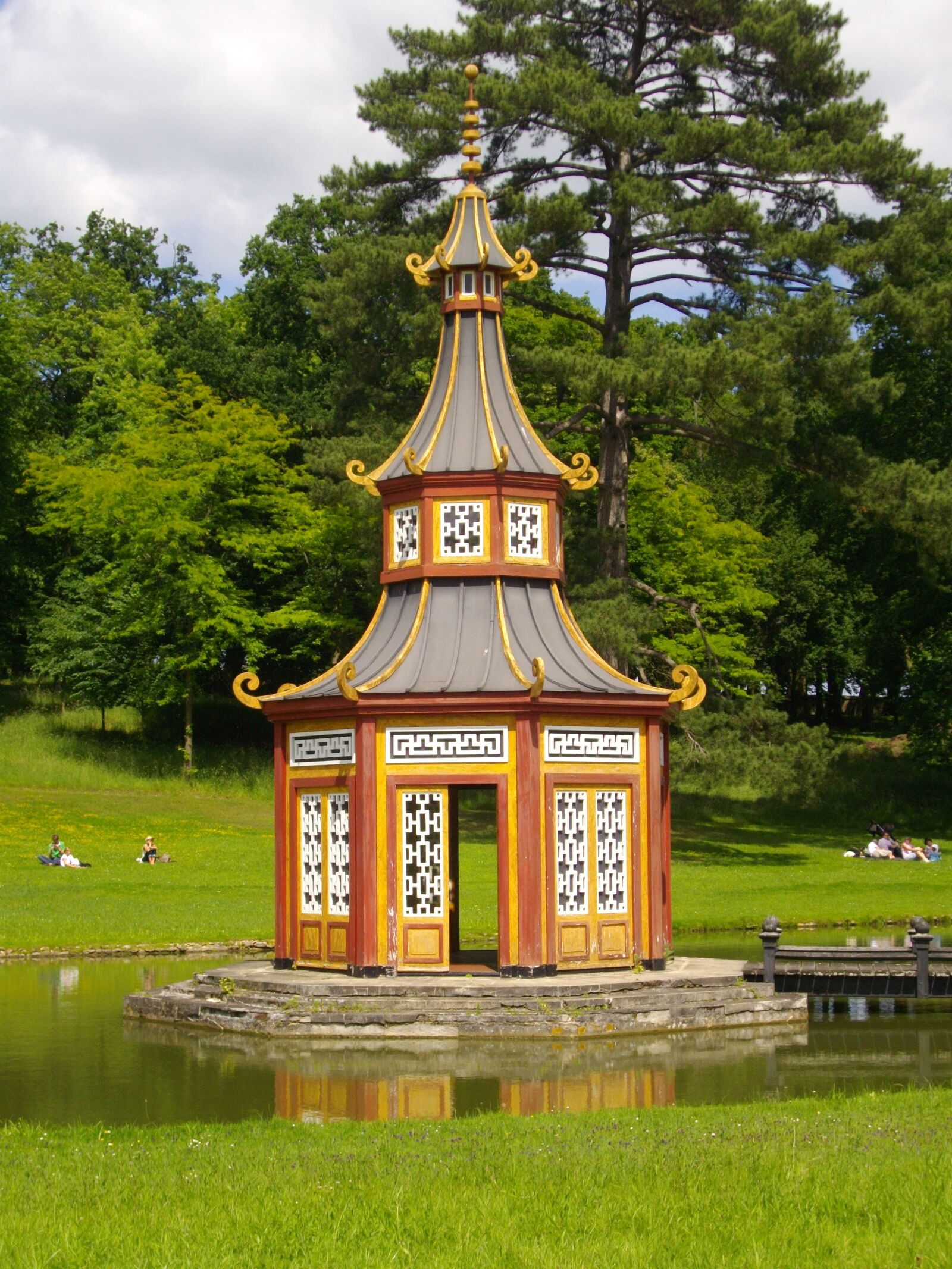 Pentax Optio E50 sample photo. Castle, pagoda, chinoiserie photography