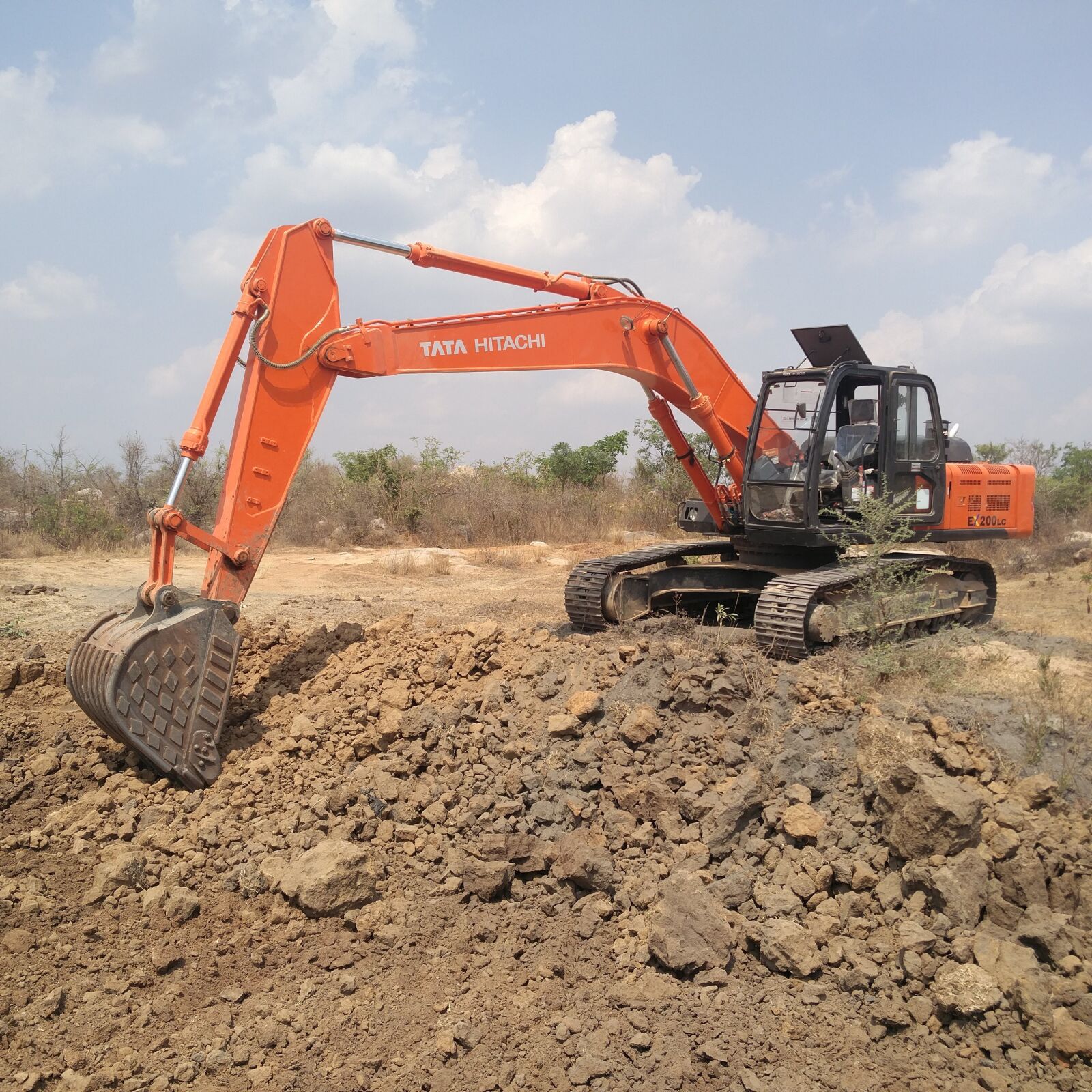 OnePlus 2 sample photo. Excavator, hitachi, mining photography