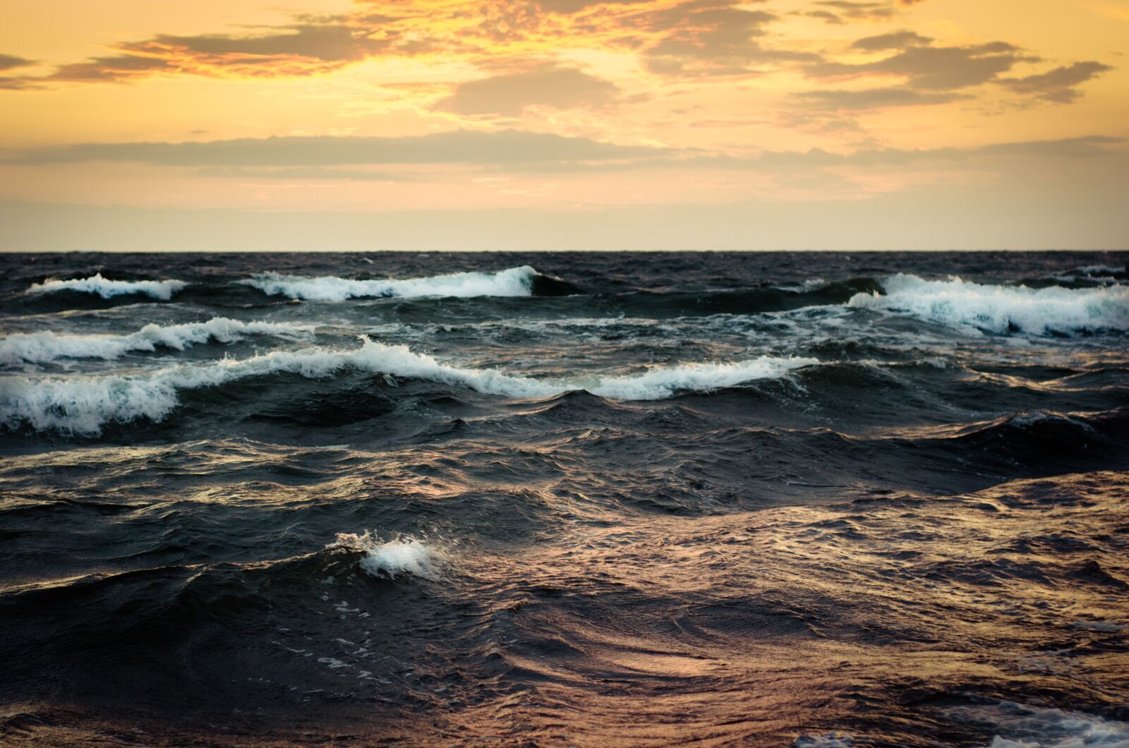 Nikon D7000 sample photo. Sunset, waves, water photography