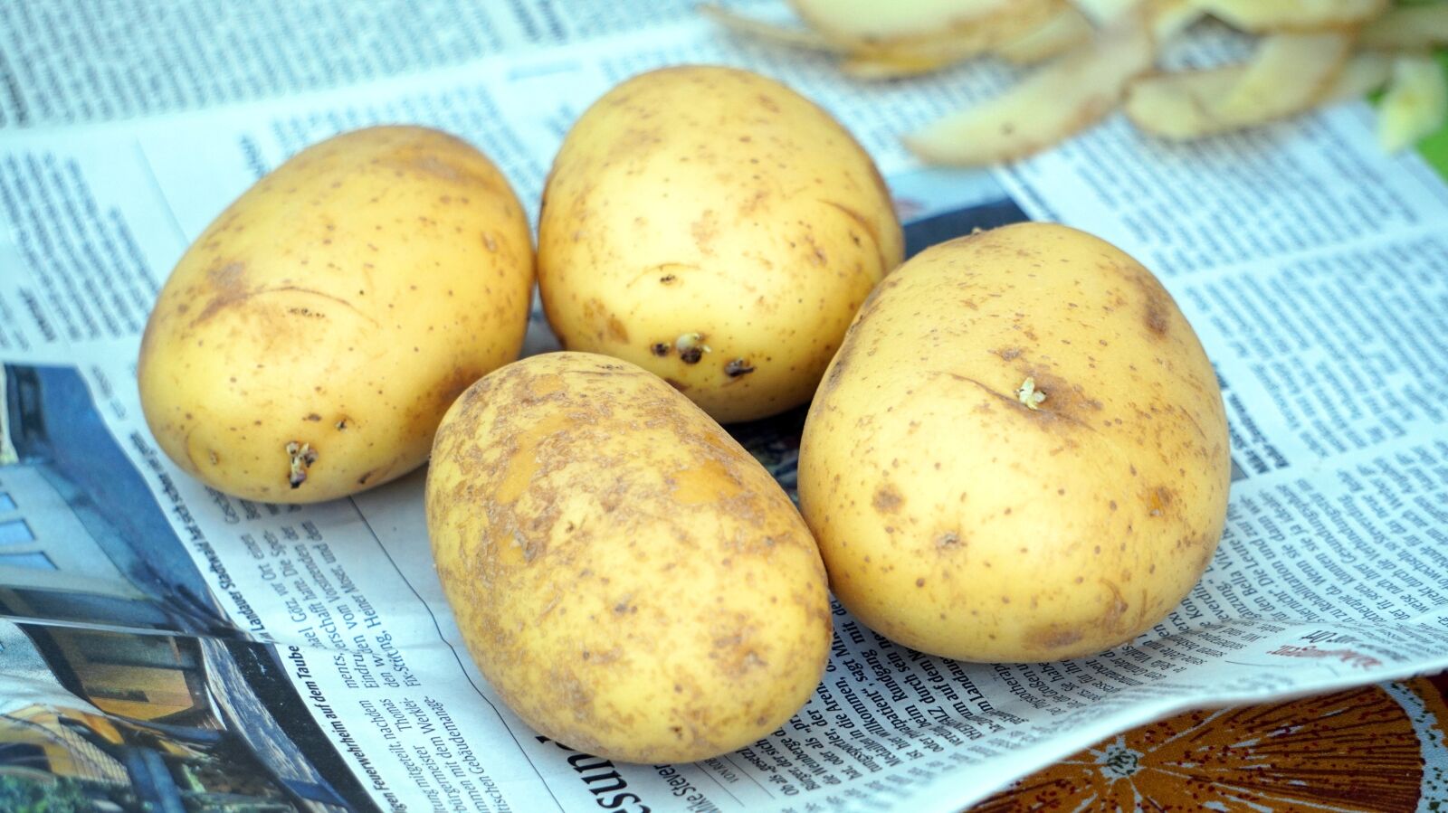 Sony Alpha a5000 (ILCE 5000) + Sony E 55-210mm F4.5-6.3 OSS sample photo. Potatoes, food, healthy photography