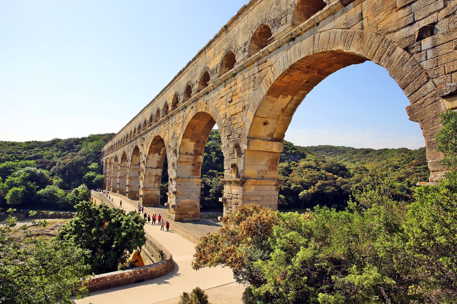 Canon EF 24-70mm F2.8L II USM sample photo. Southern france, freedom to photography