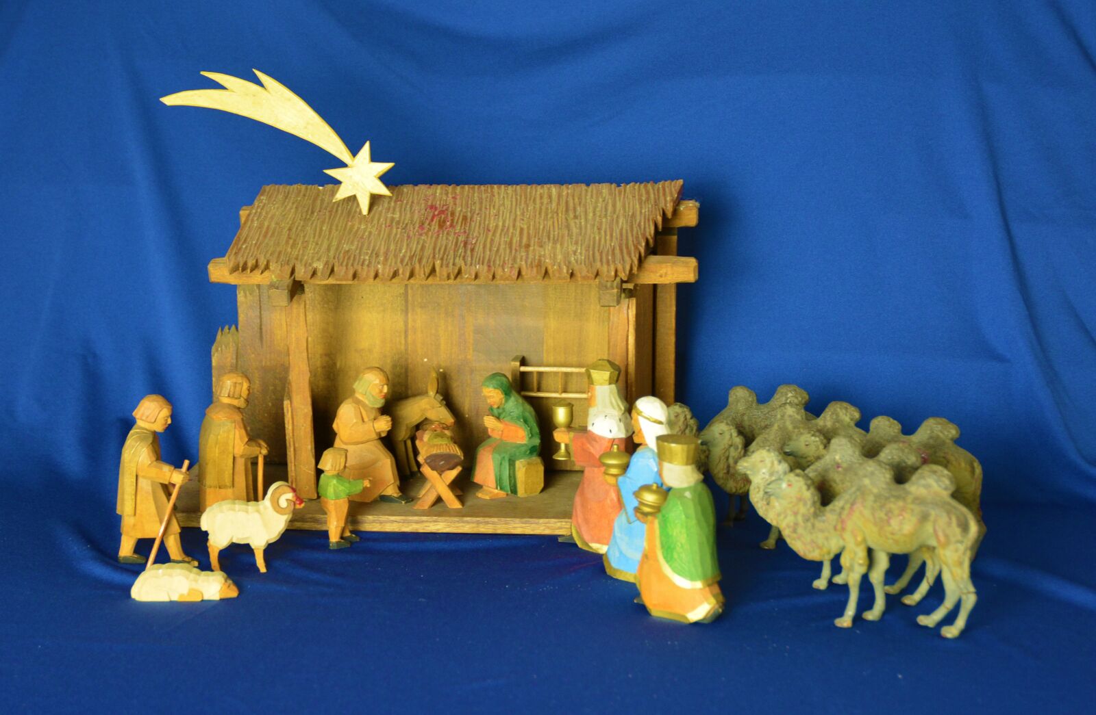 Nikon D5200 sample photo. Christmas, crib, mary and photography