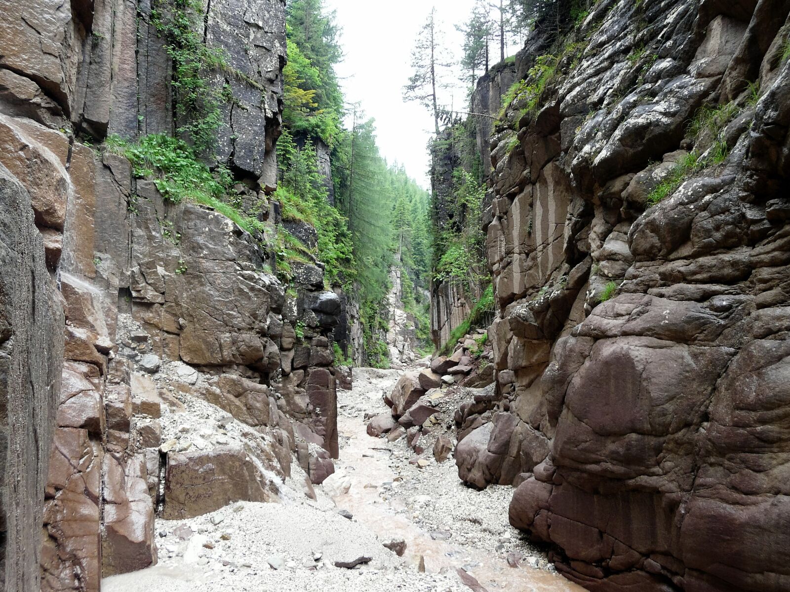 Panasonic DMC-FZ18 sample photo. Canyon, nature, rocks photography