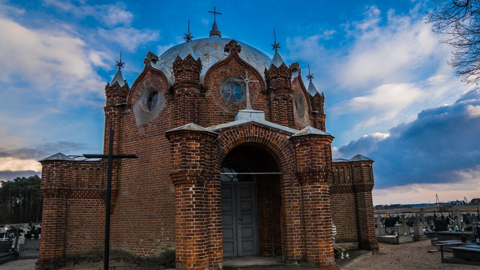 Sony DT 16-50mm F2.8 SSM sample photo. Architecture, church, monuments photography