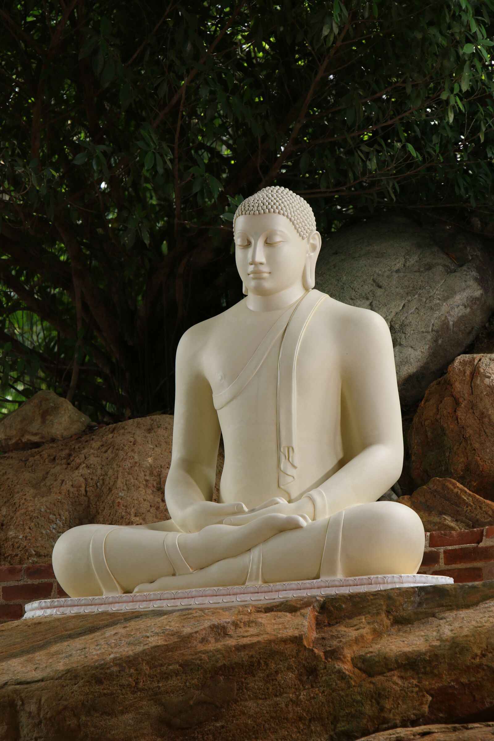 Canon EOS 70D sample photo. Meditation, buddha, sculpture photography