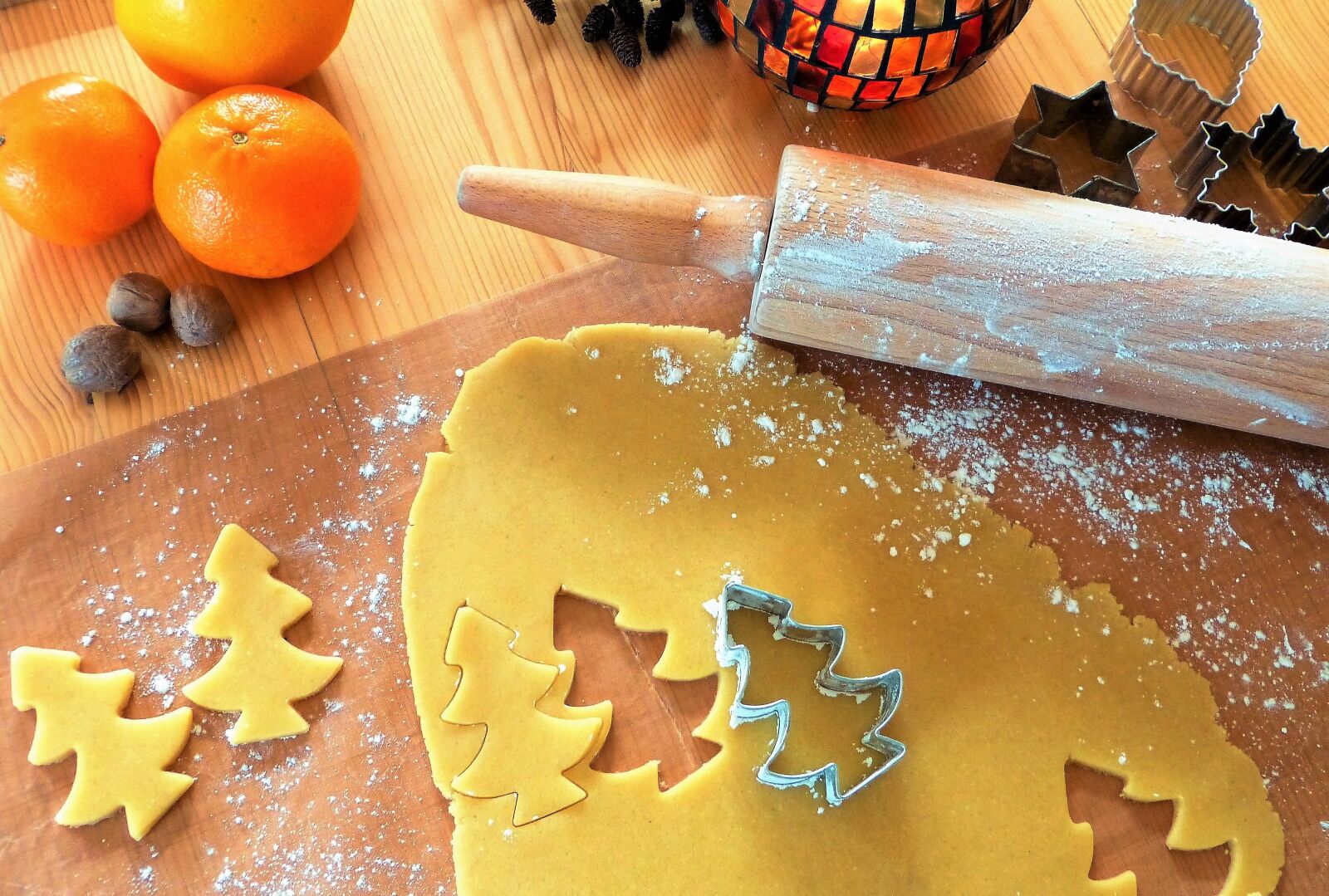 Panasonic Lumix DMC-FZ150 sample photo. Bake, advent, christmas photography
