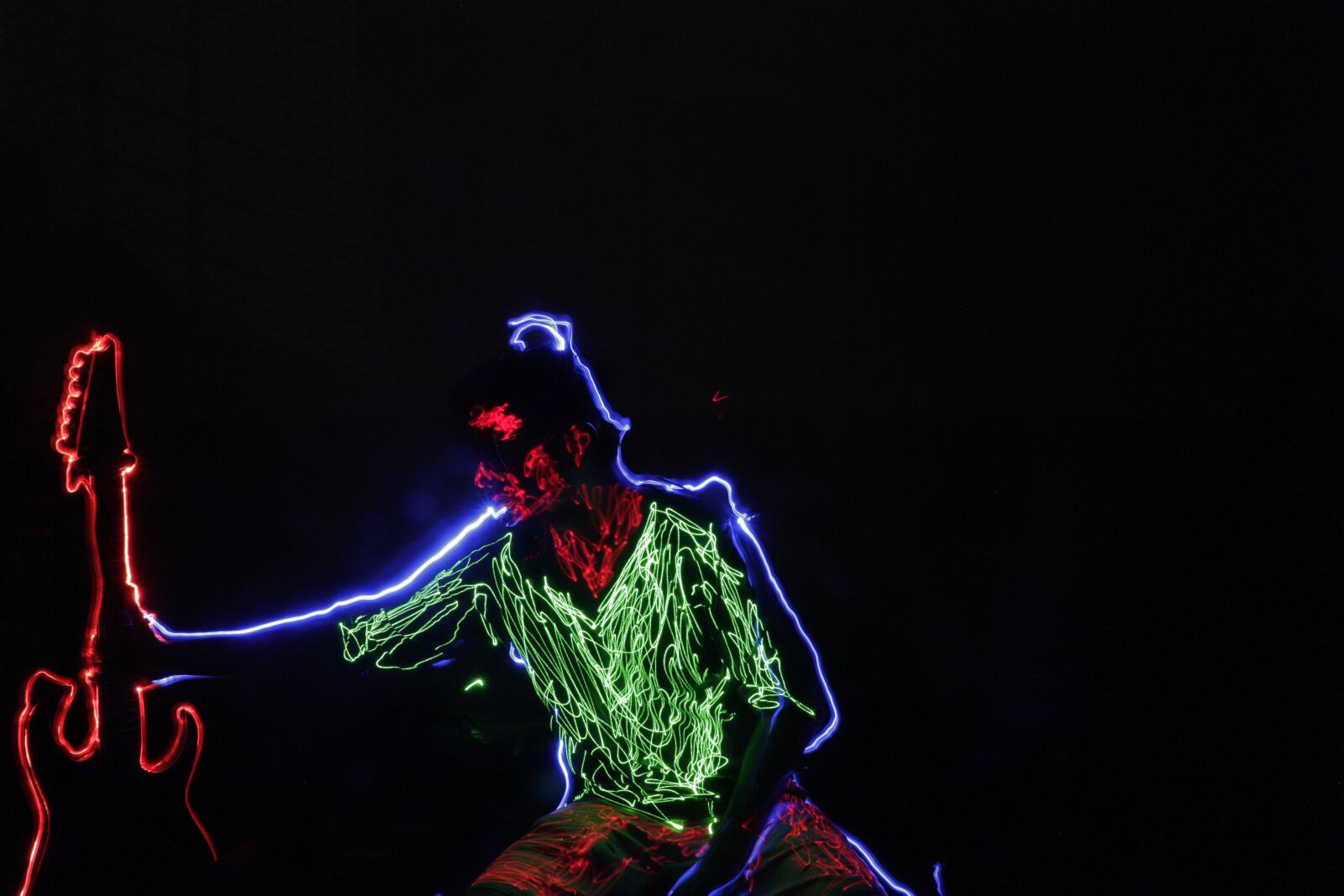 Canon EF-S 18-135mm F3.5-5.6 IS USM sample photo. Stop motion, lightpainting, laser photography