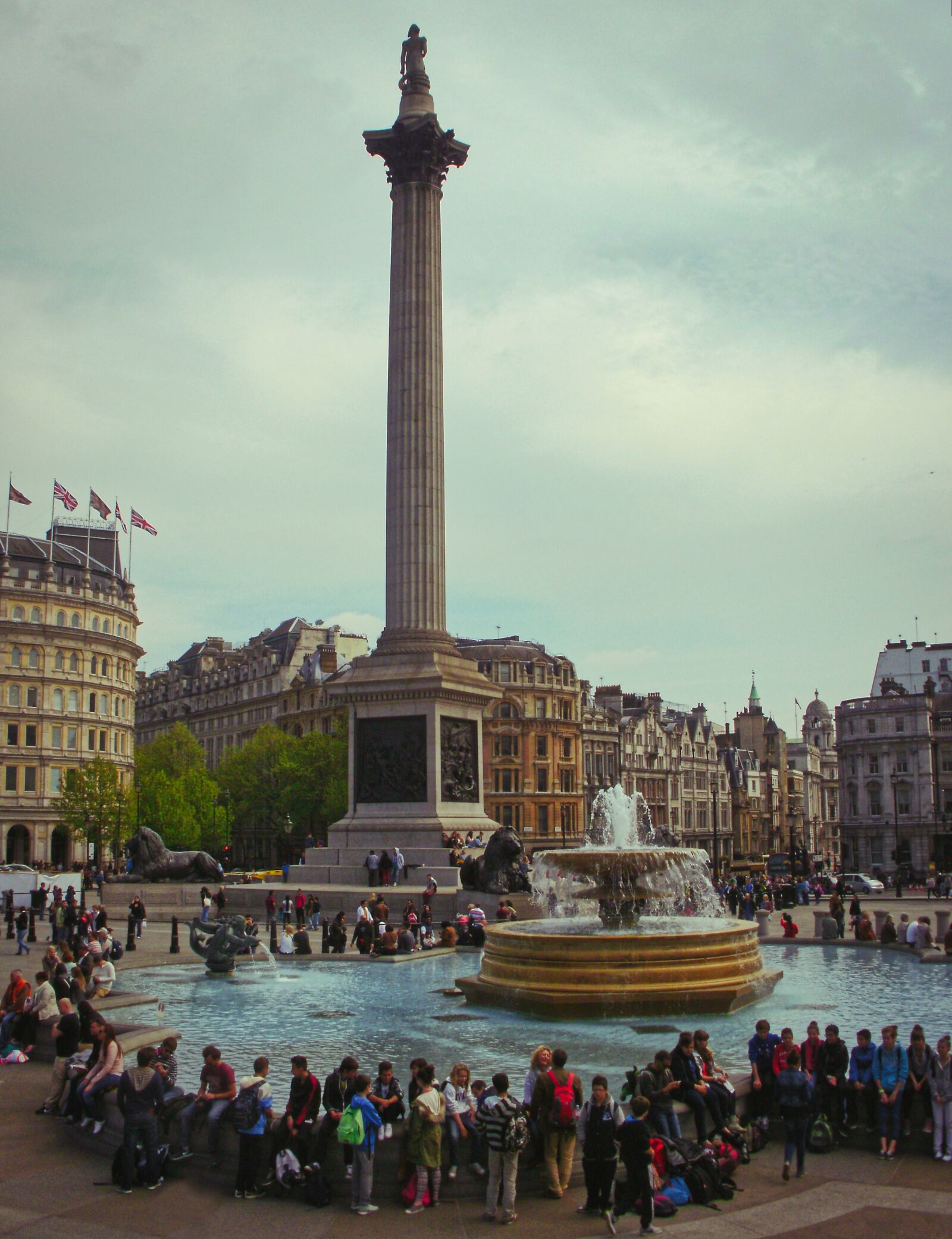 Olympus FE46,X41,X42 sample photo. Trafalgar square, london, tourists photography