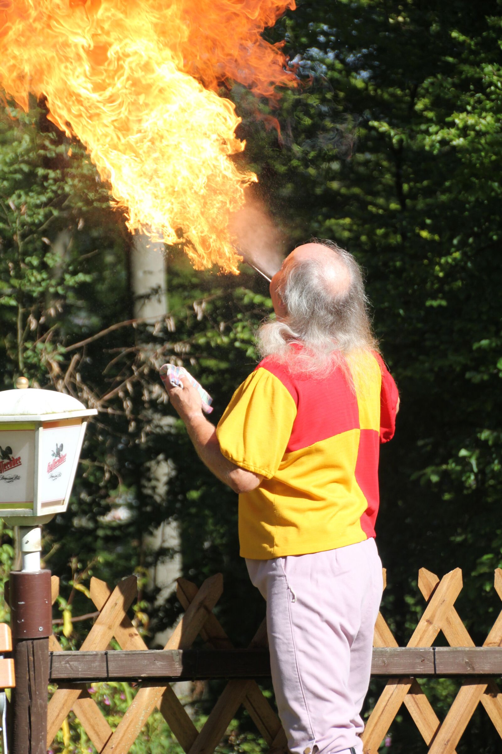 Canon EOS 550D (EOS Rebel T2i / EOS Kiss X4) sample photo. Fire, fire eaters, man photography