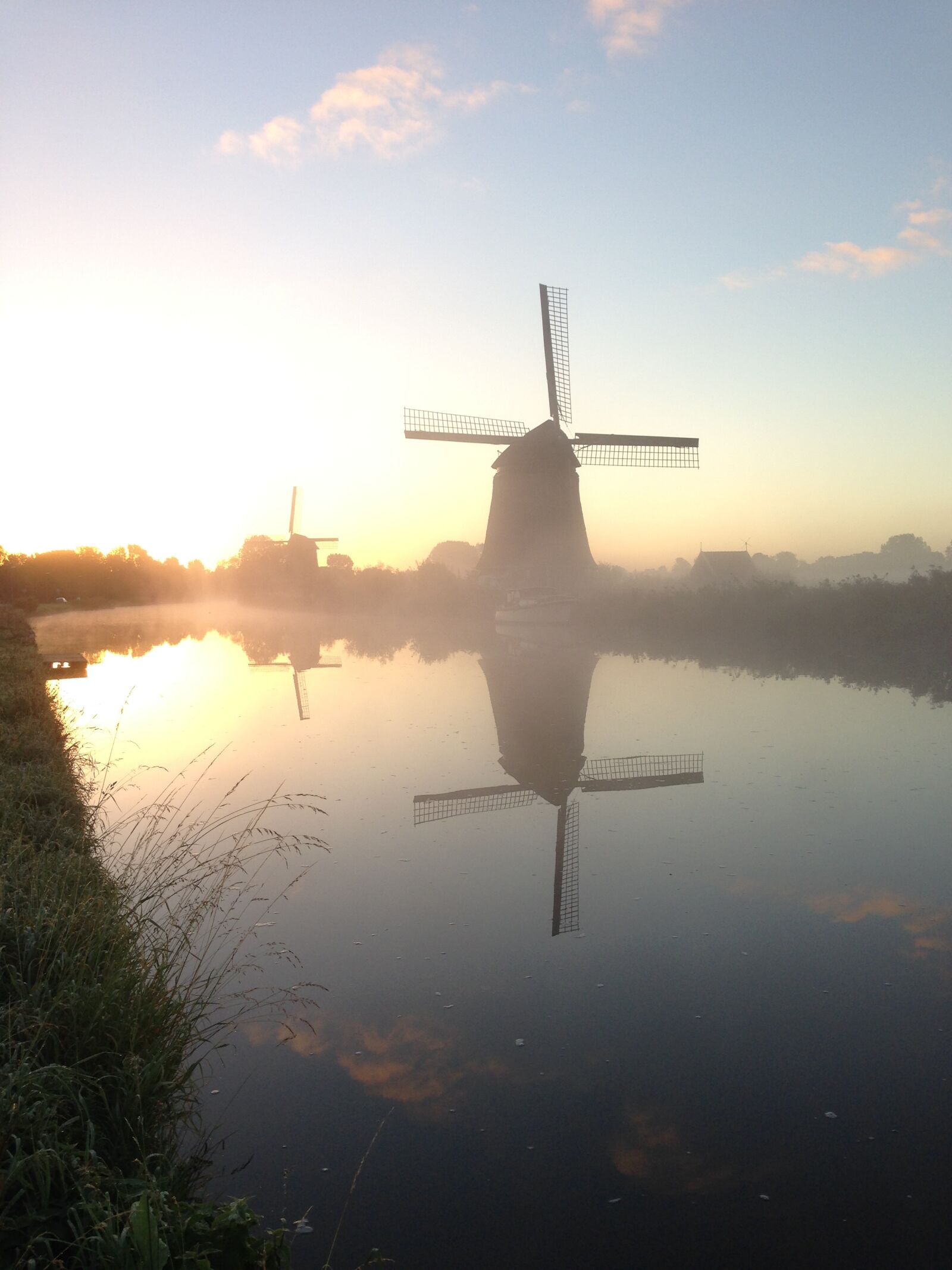 iPhone 5 back camera 4.12mm f/2.4 sample photo. Windmill, alkmaar, holland photography