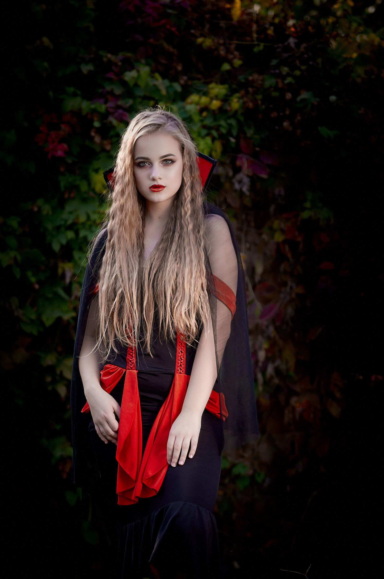 Nikon AF-S Nikkor 70-200mm F2.8G ED VR sample photo. Halloween, woman, dress photography