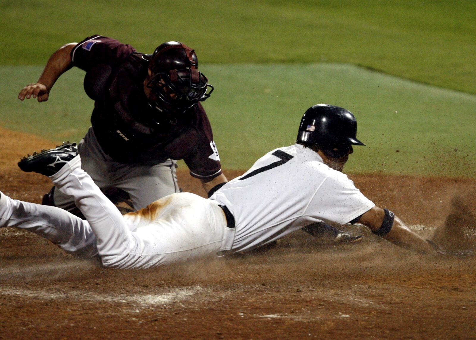 Canon EOS-1D Mark II N sample photo. Baseball, catcher, out at photography