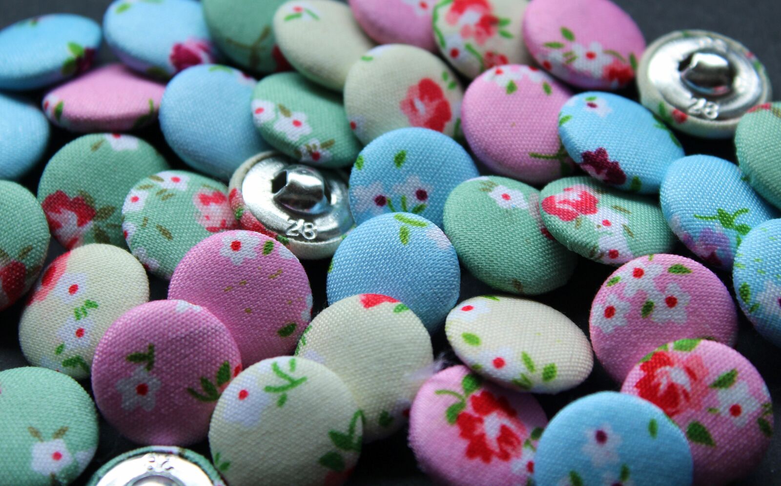 Canon EOS 1200D (EOS Rebel T5 / EOS Kiss X70 / EOS Hi) sample photo. Buttons, button, colorful photography
