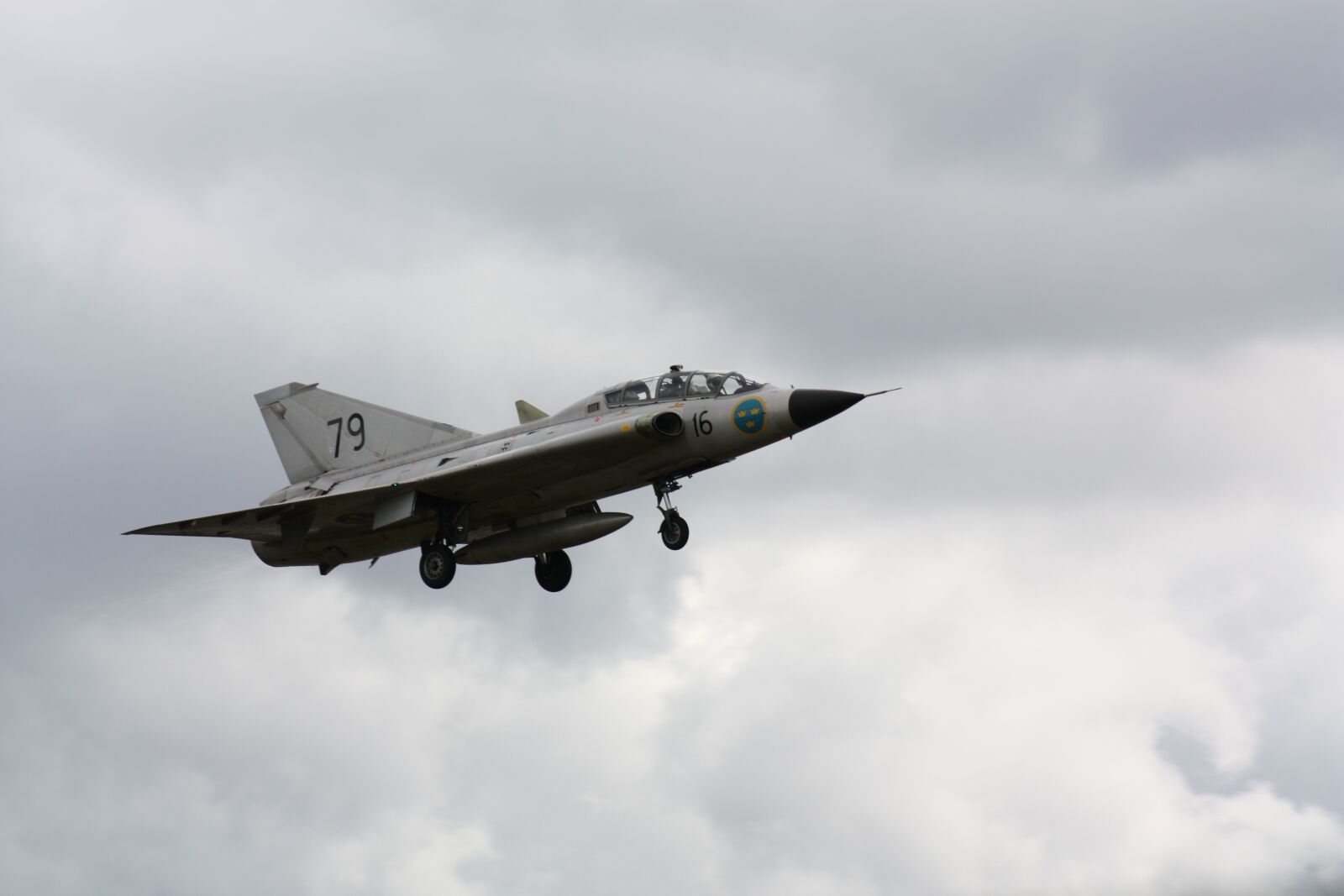 Canon EOS 450D (EOS Rebel XSi / EOS Kiss X2) sample photo. Fighter, aircraft, heaven photography