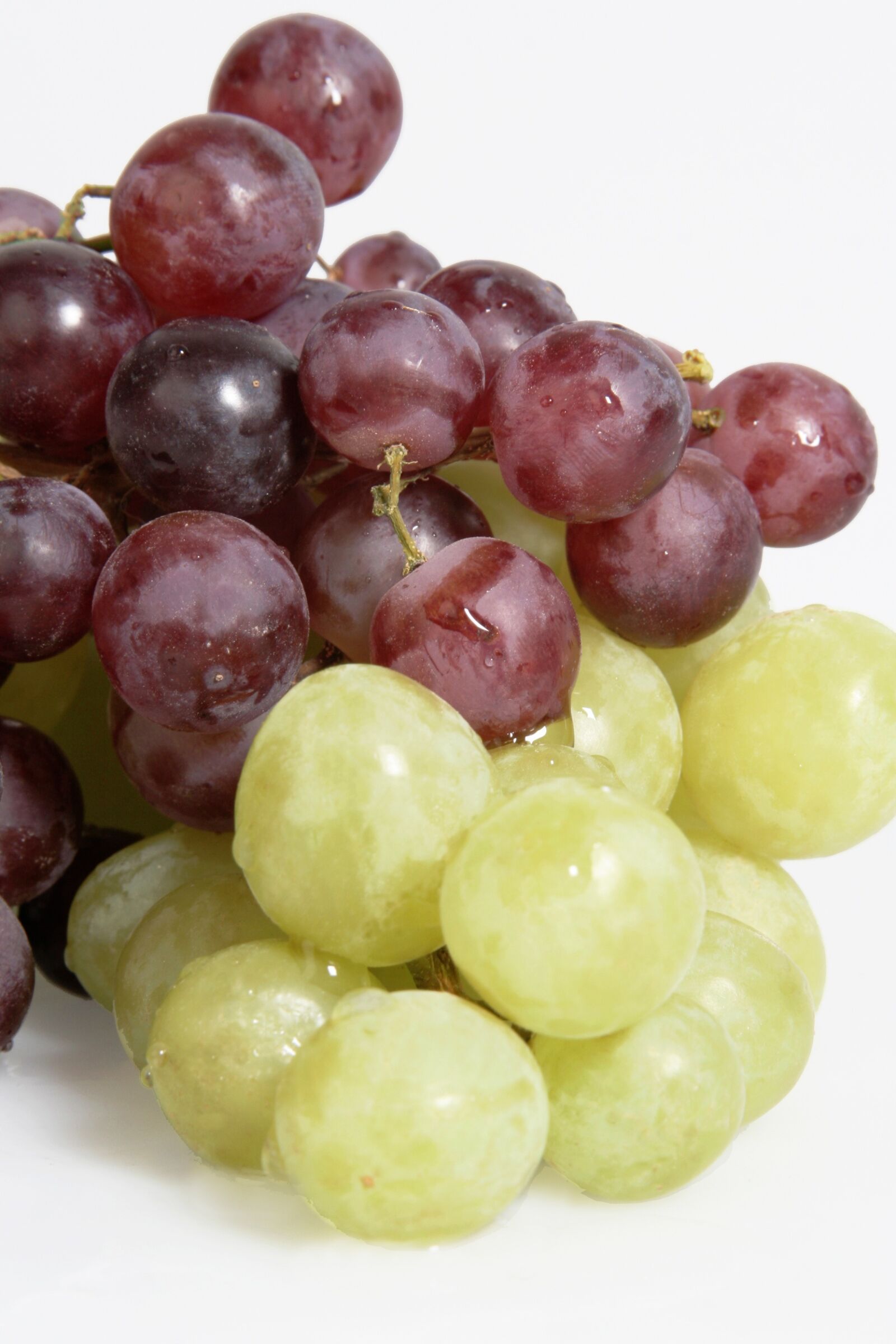 Canon EOS 350D (EOS Digital Rebel XT / EOS Kiss Digital N) sample photo. Grape, grapes, fruit photography