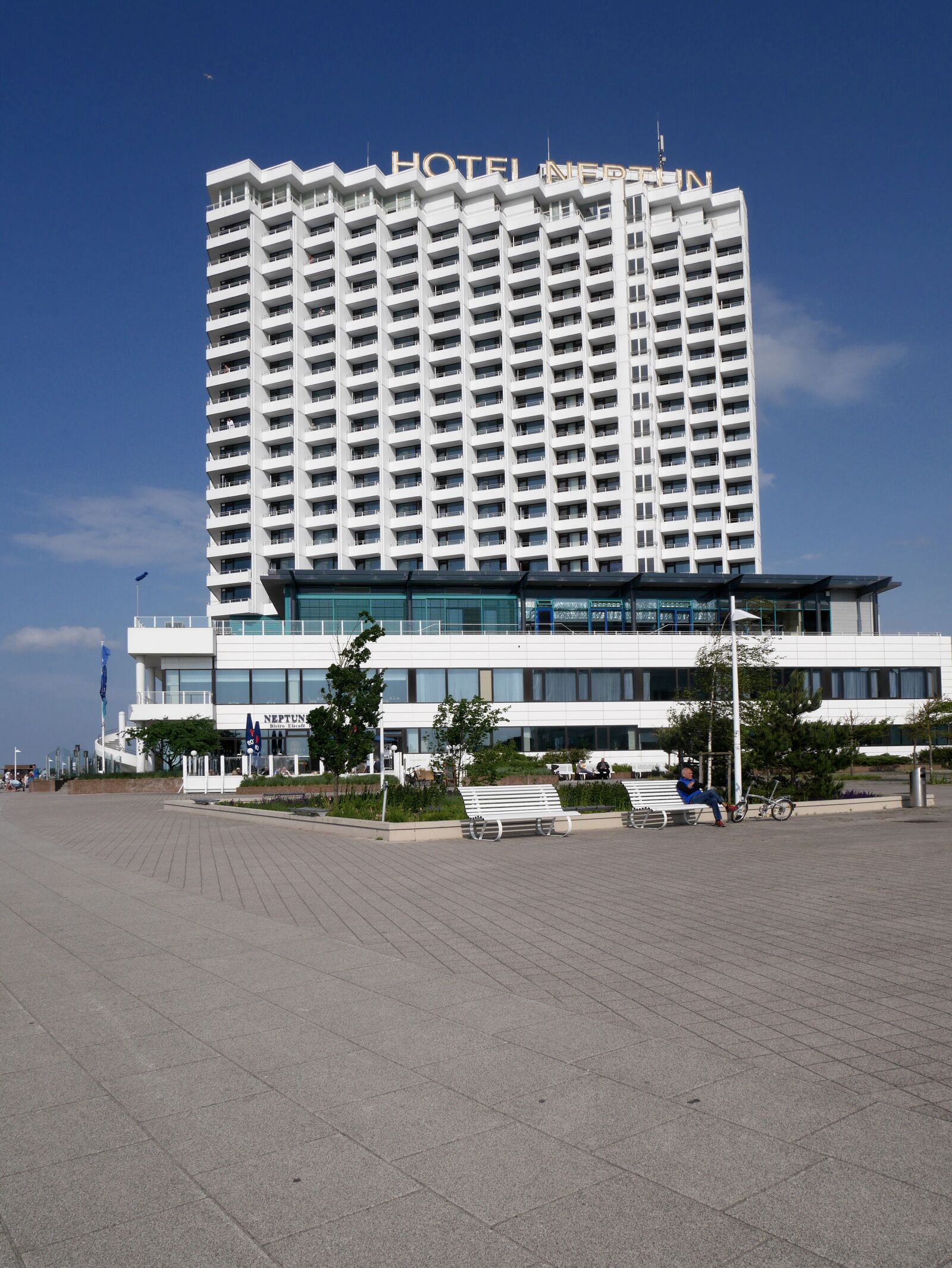 Panasonic Lumix DMC-GM1 sample photo. Hotel, hotel neptune, warnem photography