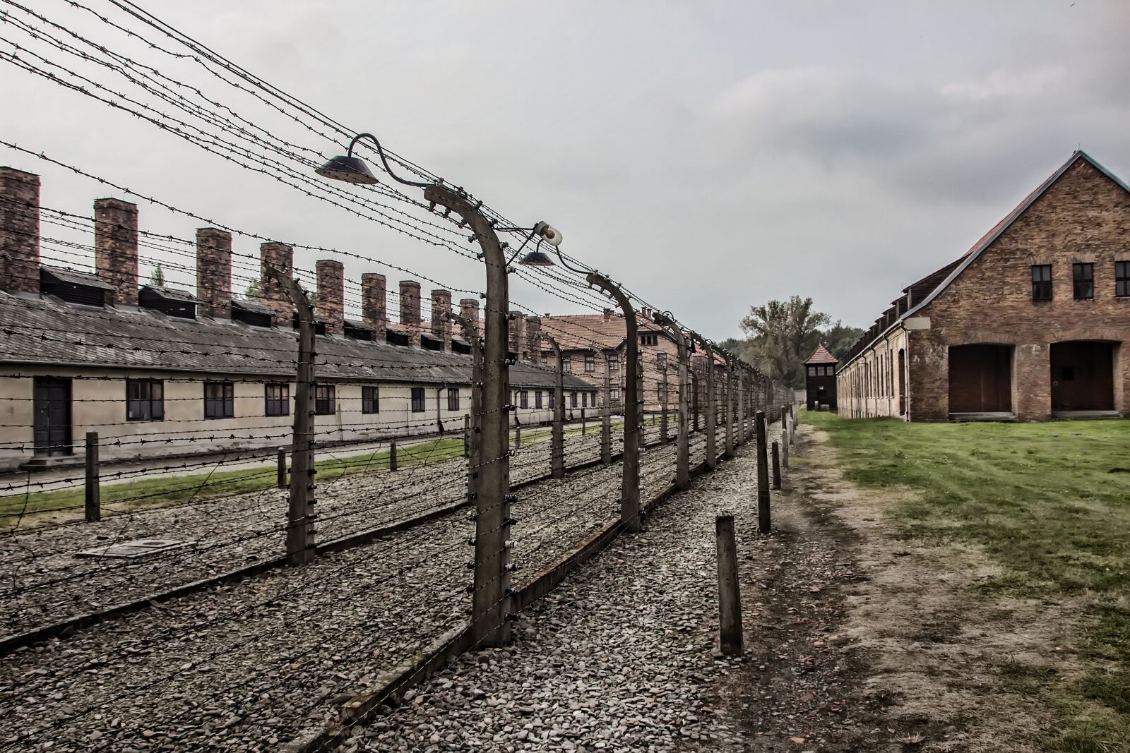 Canon EOS 600D (Rebel EOS T3i / EOS Kiss X5) sample photo. Auschwitz i, auschwitz, poland photography