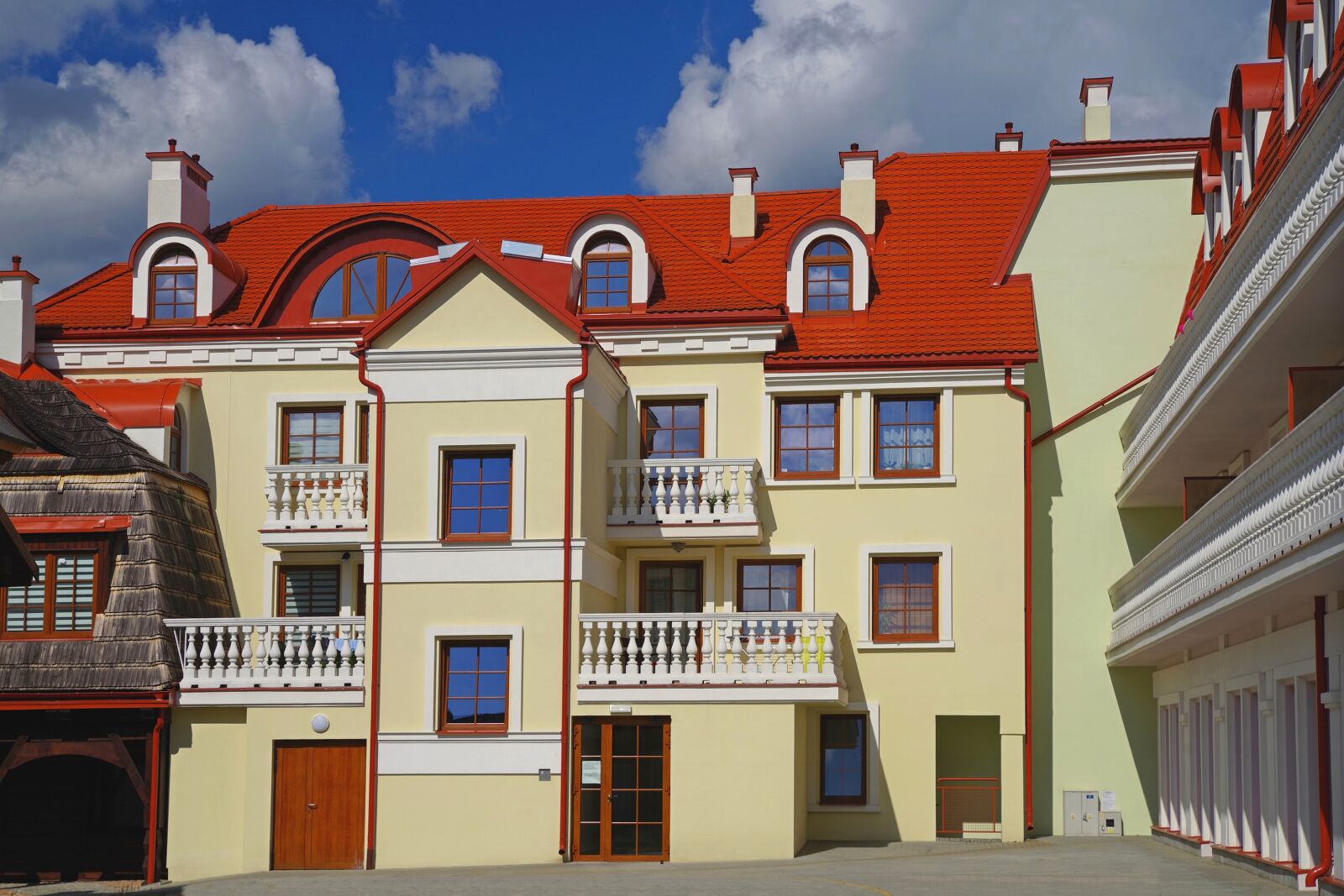 Pentax K-1 sample photo. Town, house, kamienica photography