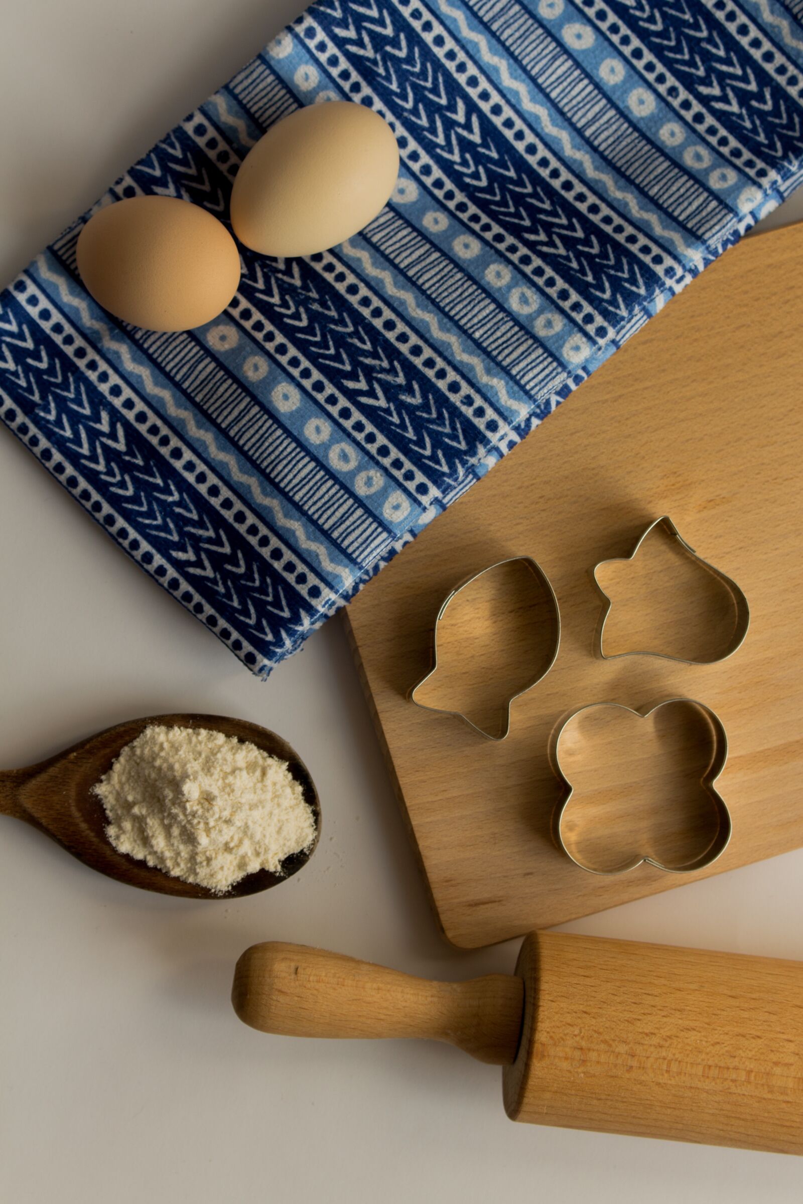 Canon EOS 700D (EOS Rebel T5i / EOS Kiss X7i) sample photo. Eating, wooden, culinary arts photography