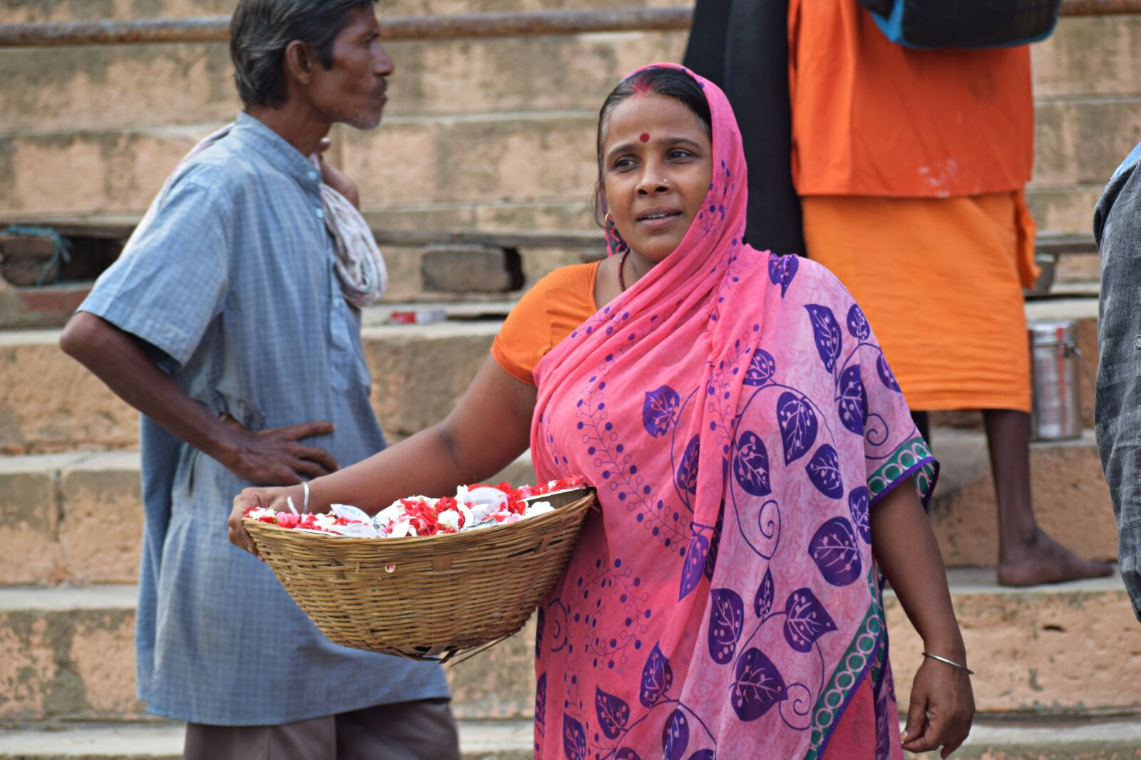 Nikon D3300 sample photo. Flowers, seller, varanasi photography