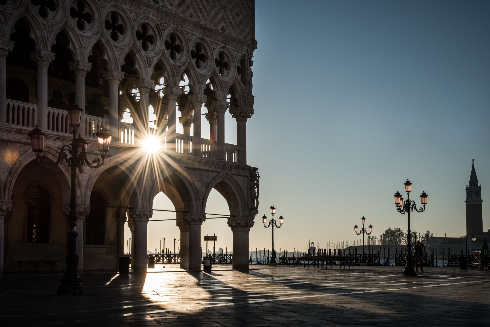 Nikon D750 sample photo. Venice, doge's palace, square photography
