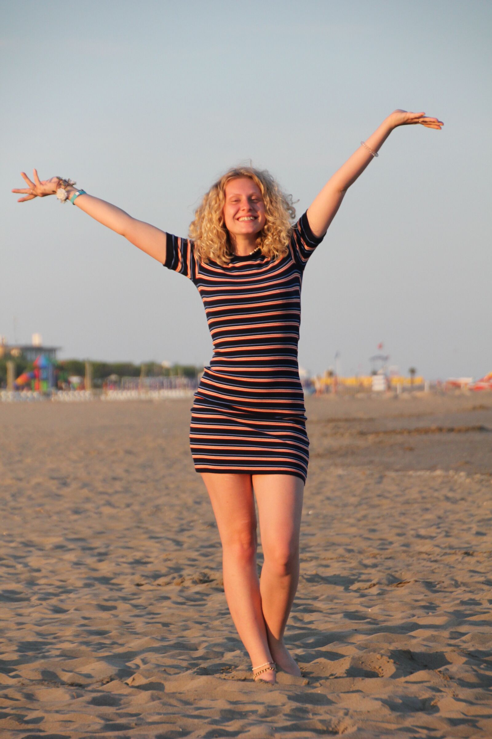 Canon EOS 550D (EOS Rebel T2i / EOS Kiss X4) sample photo. Beach, girl, woman photography
